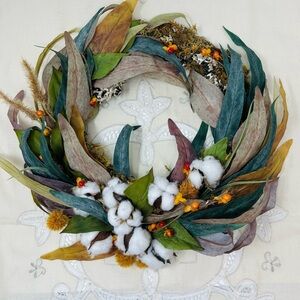 Stunning Handmade Vintage Wreath in excellent condition mcm 70’s holiday decor